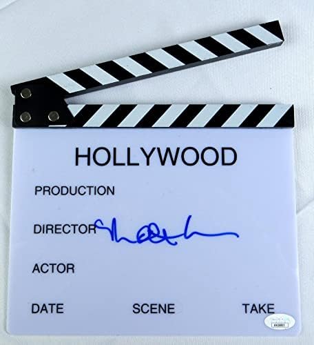 Мат Рийвс подписа автограф, мини-филма Клэппер: Батман, режисиран от JSA AH26805